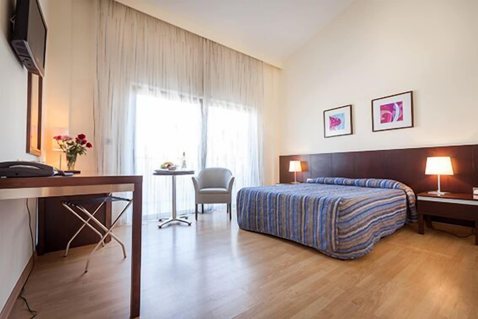 Crown Resorts Henipa Larnaca Exterior photo