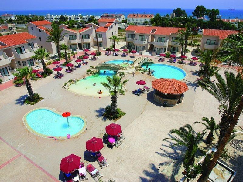 Crown Resorts Henipa Larnaca Exterior photo
