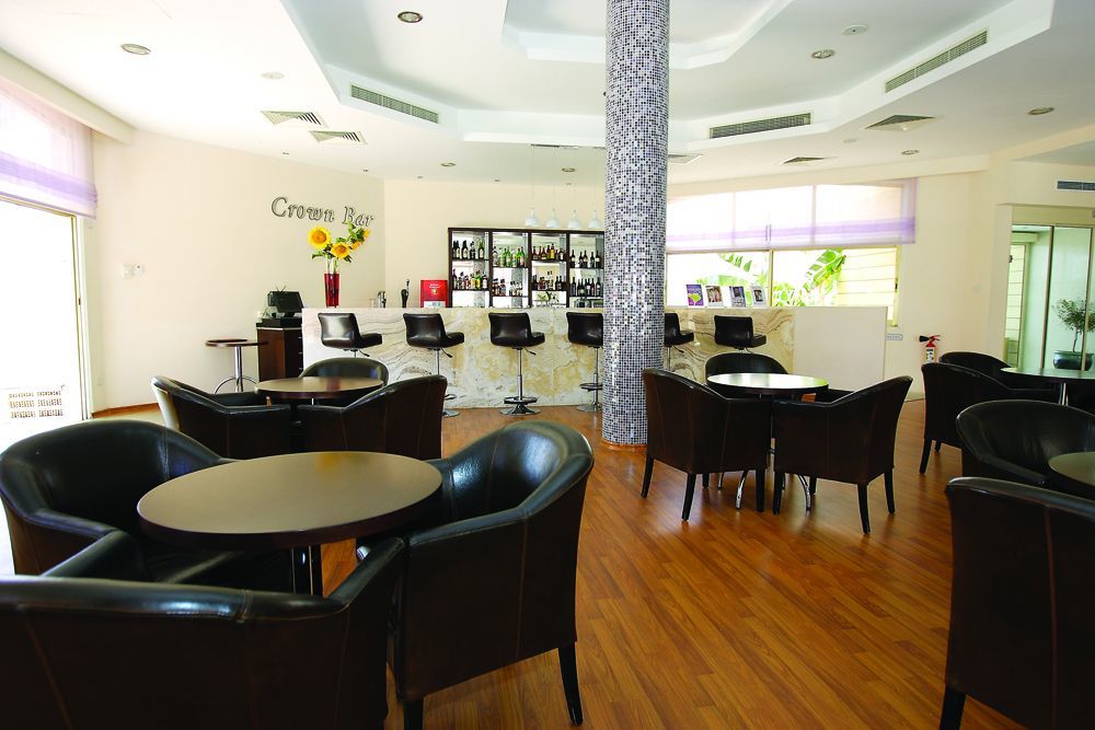Crown Resorts Henipa Larnaca Exterior photo