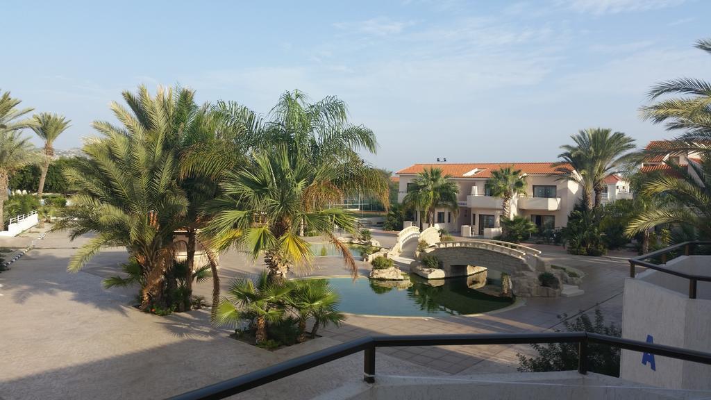 Crown Resorts Henipa Larnaca Exterior photo
